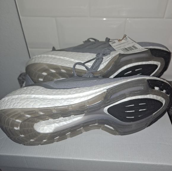 *New*ULTRABOOST 21 RUNNING SHOES - Picture 2 of 4